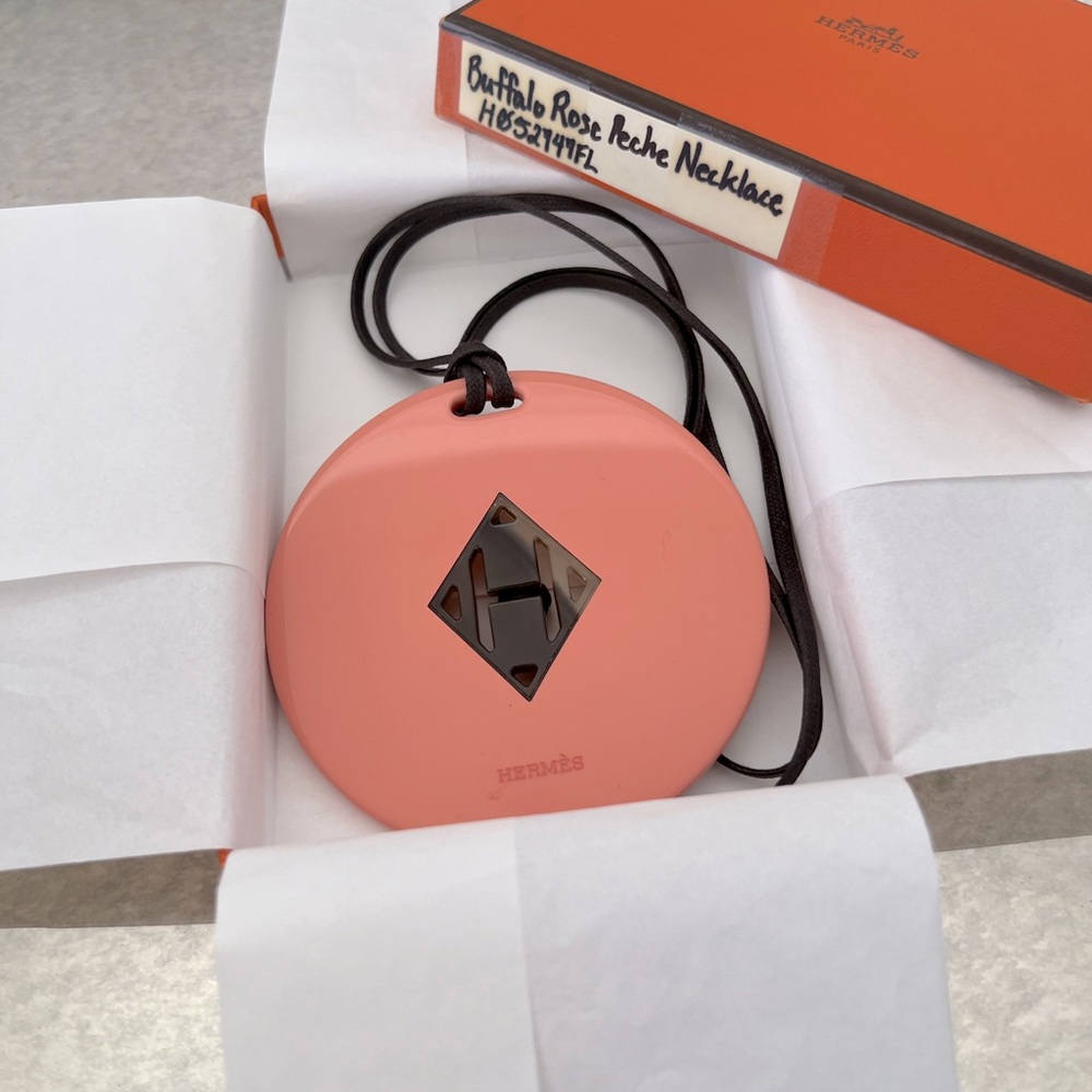 New in box H buffalo horn necklace
